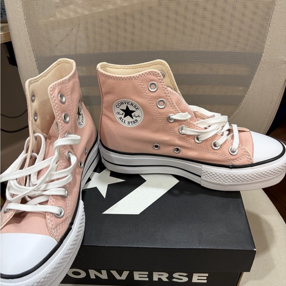 Converse Women's Light Pink High-Tops Platform BNIB - Picture 4 of 8